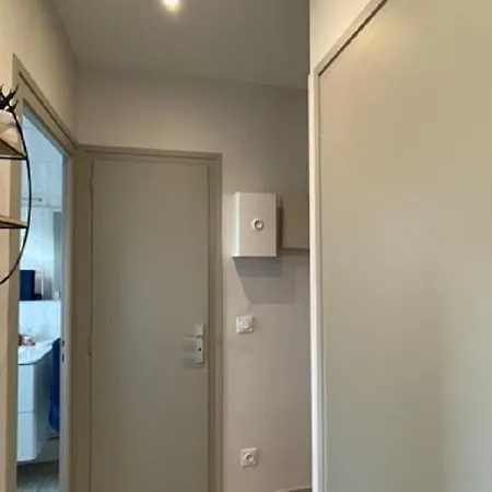 Lumineux Avec Balcon Et Ascenseur Au Coeur D'aix-les-bains - Ideal 1-2 Personnes - Fr-1-555-84 Apartament *