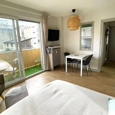 Apartament Lumineux Avec Balcon Et Ascenseur Au Coeur D'aix-les-bains - Ideal 1-2 Personnes - Fr-1-555-84